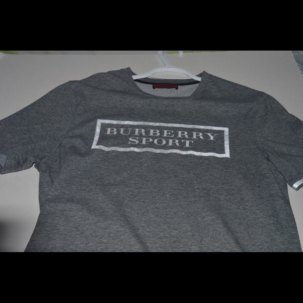 Pre owned Burberry sport grey t-shirt small